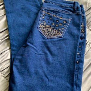BLING IS A COLOR JEANS. STRETCH AND NWOT SALE🌈🌈